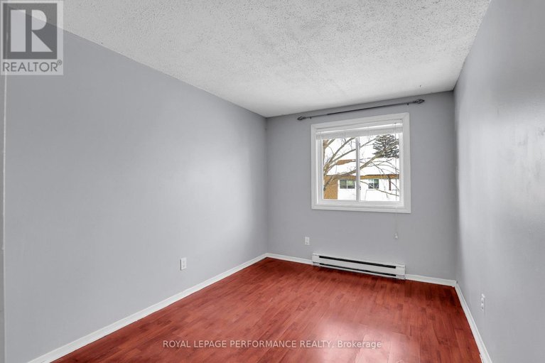 29402527/8d-lovell-lane/westcliffe-estates/ottawa/ontario/K2H9B6_17
