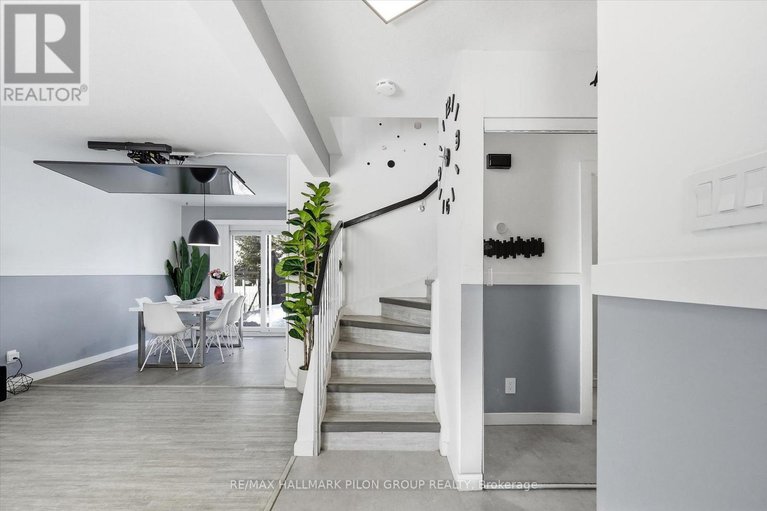 29381602/1456-prestone-drive/bilberry-creekqueenswood-heights/ottawa/ontario/K1E1M4_11