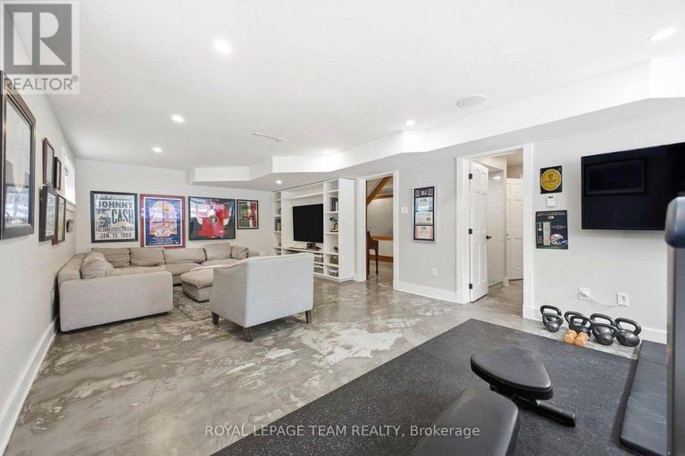 29616442/483-golden-avenue/mckellarhighland/ottawa/ontario/K2A2E4_25