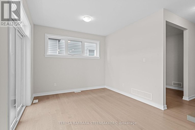 27846095/747-kenny-gordon-avenue-n/riverside-southgloucester-glen/ottawa/ontario/K4M0X9_18