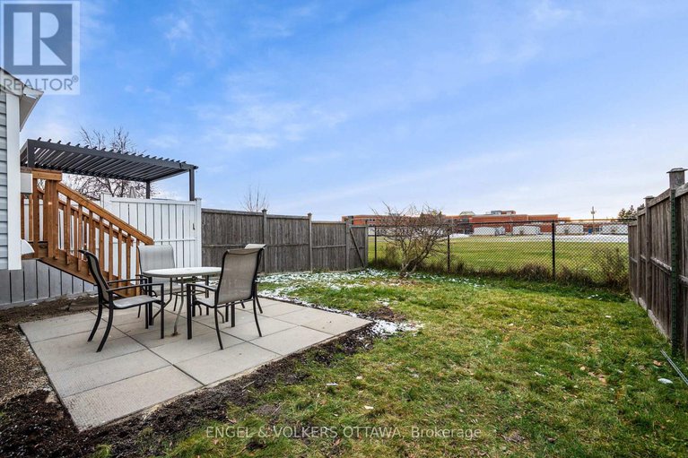 29123797/1626-trenholm-lane/fallingbrookpineridge/ottawa/ontario/K4A4B6_40