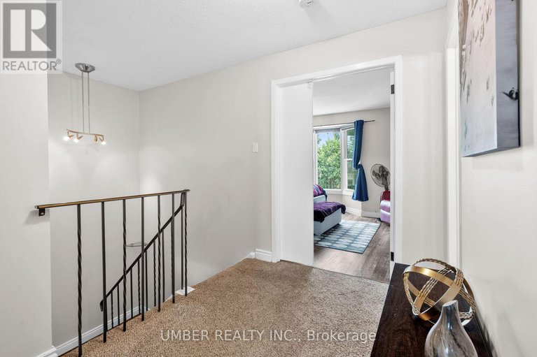 28623557/1130-st-emmanuel-terrace/convent-glen-north/ottawa/ontario/K1C2J7_25
