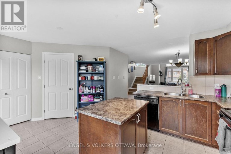 28661212/213-314-tivoli-private/merivale-industrial-parkcitiplace/ottawa/ontario/K2E0A6_13