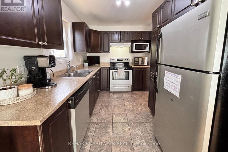 29597543/240-eliot-street/town-of-rockland/clarence-rockland/ontario/K4K0E6_8