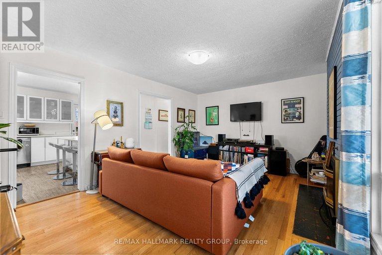 29679355/1318-avenue-q/eastway-gardensindustrial-park/ottawa/ontario/K1G0B6_4