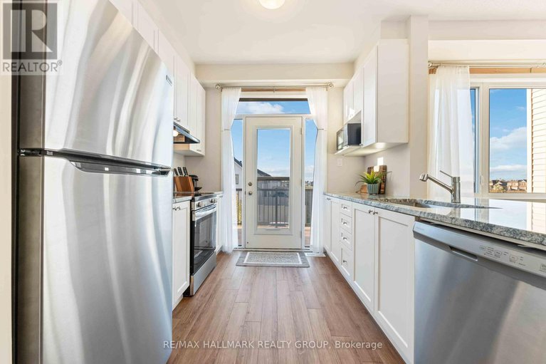 29126809/629-quilter-row/goulbourn-twp-from-franktown-rdsouth-to-rideau/ottawa/ontario/K0A2Z0_7