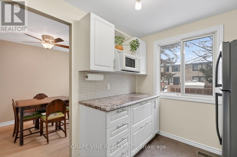 29208366/6885-bilberry-drive/convent-glen-north/ottawa/ontario/K1C2E8_13