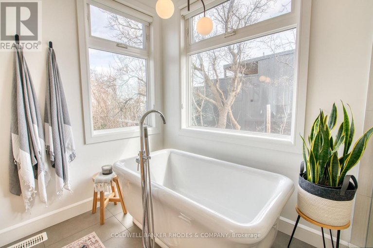 29579172/103a-stirling-avenue/hintonburg/ottawa/ontario/K1Y1P9_37