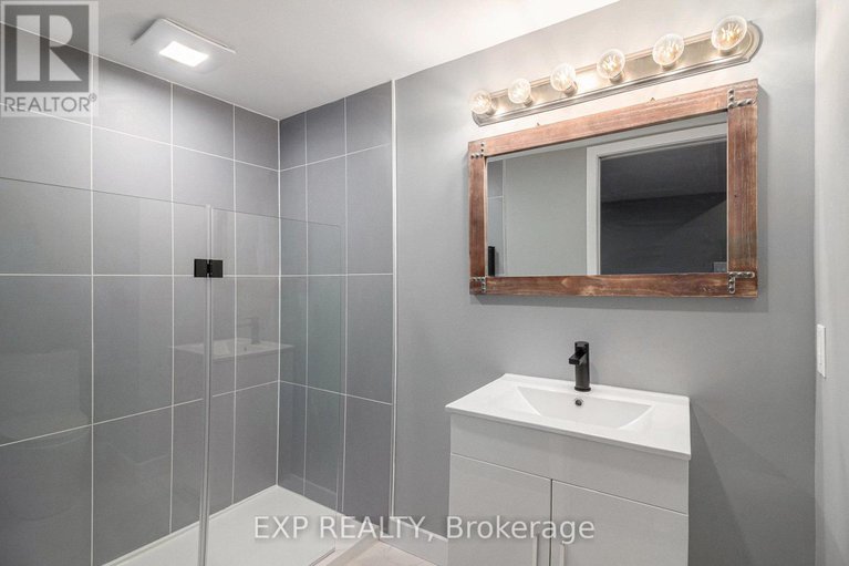 28353223/2195-niagara-drive/applewood-acres/ottawa/ontario/K1H6H5_35