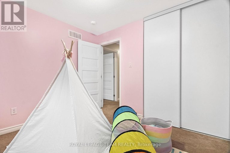 29438104/918-kilbirnie-drive/half-moon-bay/ottawa/ontario/K2J6G2_23