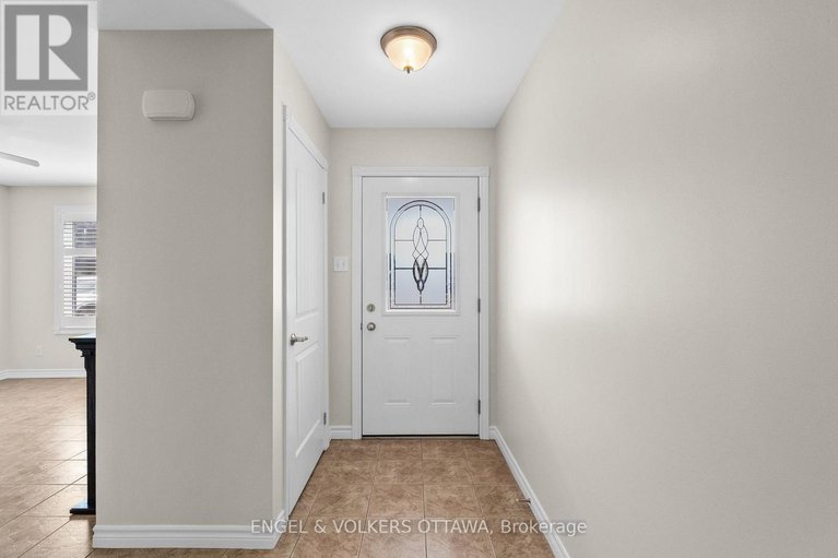 28804210/e-50-fifth-street-e/morrisburg/south-dundas/ontario/K0C1X0_5