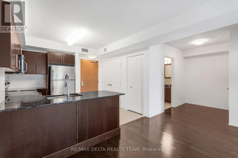 28453209/403-242-rideau-street/sandy-hill/ottawa/ontario/K1N0B7_10