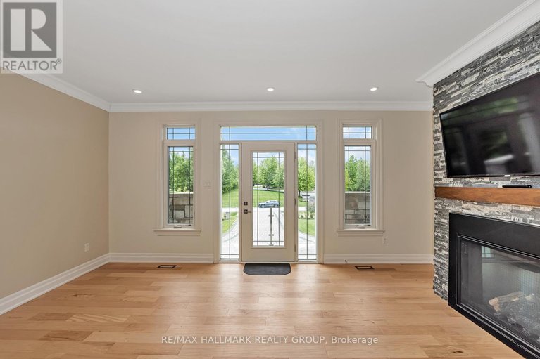 28423041/5813-red-castle-ridge/manotick-east-to-manotick-station/ottawa/ontario/K4M0A4_36