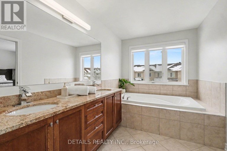 29483719/112-whispering-winds-street/mer-bleuebradley-estatesanderson-park/ottawa/ontario/K1W0B7_19