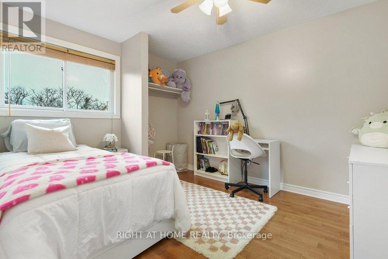 29607390/57-chester-crescent/on-the-green/ottawa/ontario/K2J2J6_25