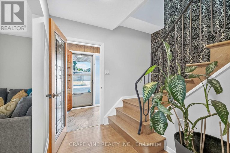 28771290/2405-dwight-crescent/hawthorne-meadows/ottawa/ontario/K1G1C7_7