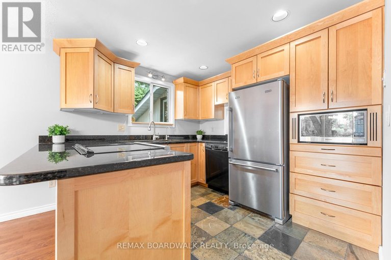 29613575/1278-bayview-drive/constance-bay/ottawa/ontario/K0A3M0_15