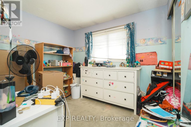 28875254/36-keewatin-crescent/borden-farmstewart-farmcarleton-heightsparkwood-hills/ottawa/ontario/K2E6Z1_15