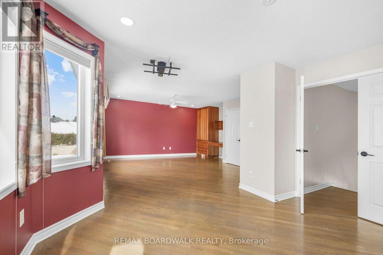 29430897/2128-rexton-street/avalon-east/ottawa/ontario/K4A4K7_26