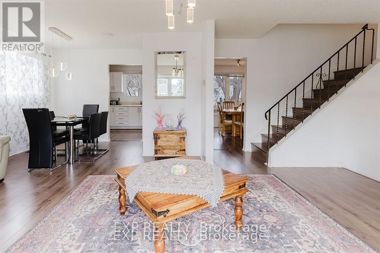 28238313/4-parklane-court/blackburn-hamlet/ottawa/ontario/K1B3H2_5