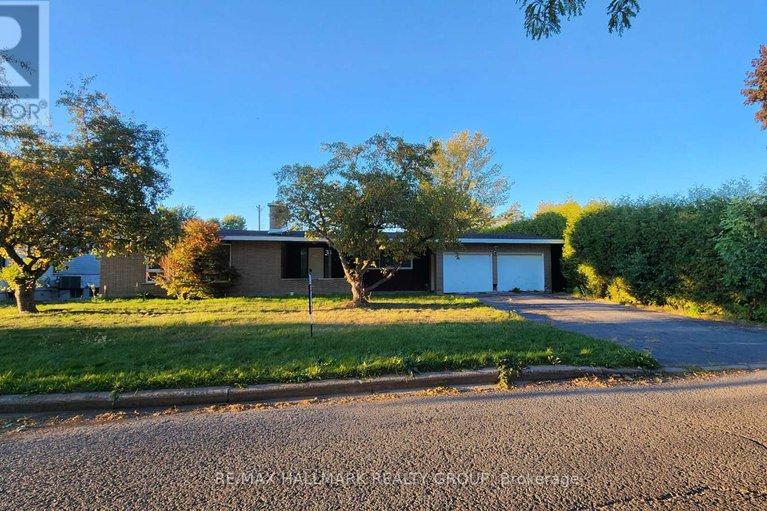 28090289/447-roger-road/alta-vistafaircrest-heights/ottawa/ontario/K1H5B7_2
