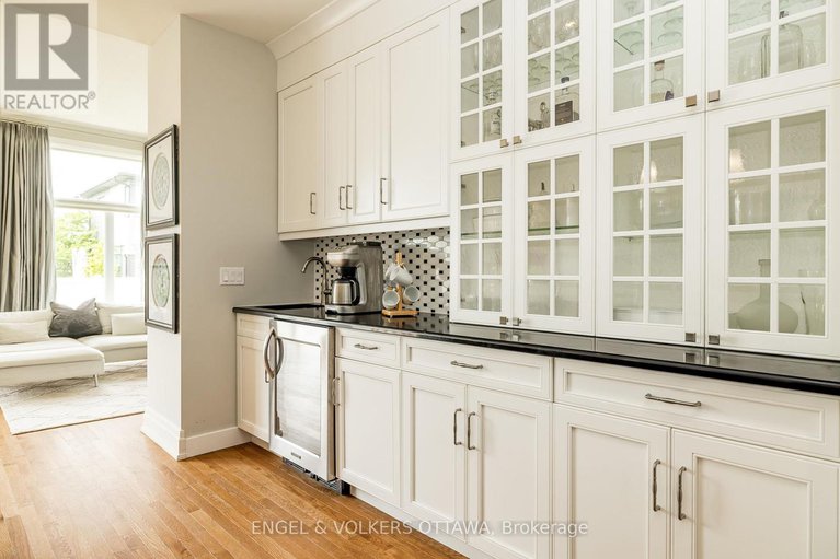 28516830/300-long-acres-street/bridlewood/ottawa/ontario/K2M0H1_16