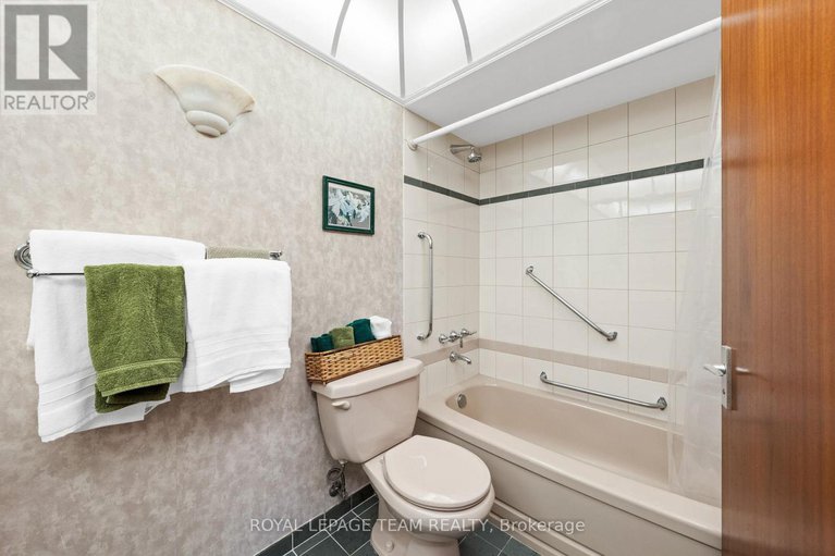 28883256/22-pellan-crescent/beaverbrook/ottawa/ontario/K2K1J5_24