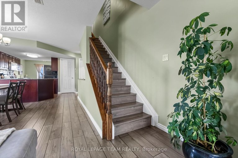 28977056/368-crownridge-drive/emerald-meadowstrailwest/ottawa/ontario/K2M3A4_3