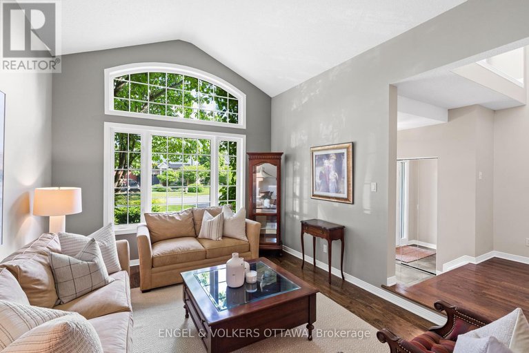 28648158/804-covehead-crescent/riverside-southgloucester-glen/ottawa/ontario/K1V1M3_7