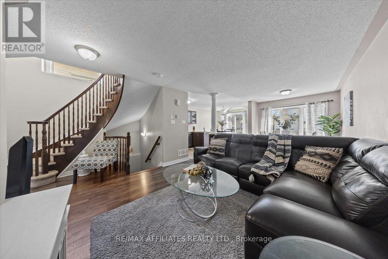 28378372/119-silvermoon-crescent/avalon-east/ottawa/ontario/K4A0P5_7