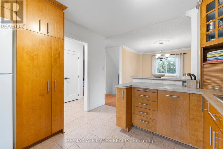 28872930/31-exeter-drive/on-the-green/ottawa/ontario/K2J1Z9_13