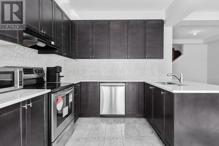 29447721/724-rouncey-road/emerald-meadowstrailwest/ottawa/ontario/K2S1B6_31