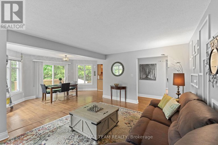 28401650/81-chickasaw-crescent/bridlewood/ottawa/ontario/K2M1M8_16