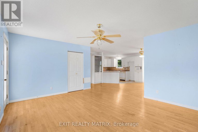 28785994/3704-pattee-road-e/champlain-twp/champlain/ontario/K6A2R2_8
