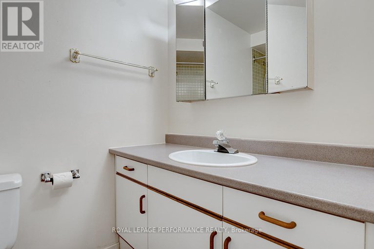 29374391/404-415-greenview-avenue/britannia/ottawa/ontario/K2B8G5_21