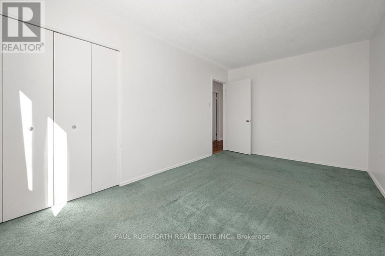 29381934/224-kennedy-lane-w/bilberry-creekqueenswood-heights/ottawa/ontario/K1E1G6_22