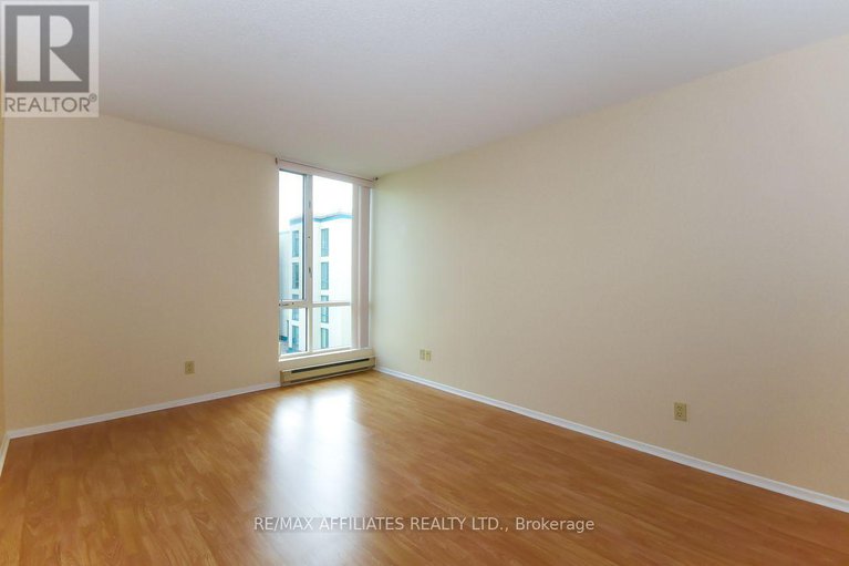 28978452/407-330-centrum-boulevard/bilberry-creekqueenswood-heights/ottawa/ontario/K1E3W2_20