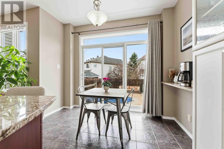 29634994/29-birchfield-avenue/emerald-meadowstrailwest/ottawa/ontario/K2M2N5_12