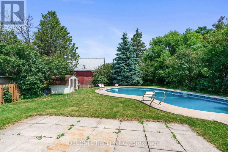 28641944/205-dominion-street-n/alexandria/north-glengarry/ontario/K0C1A0_33