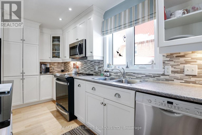 29363009/6-head-street/lancaster/south-glengarry/ontario/K0C1N0_15