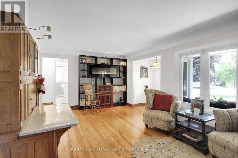 28389488/27-savuto-way/meadowlandscrestview/ottawa/ontario/K2G2S9_18