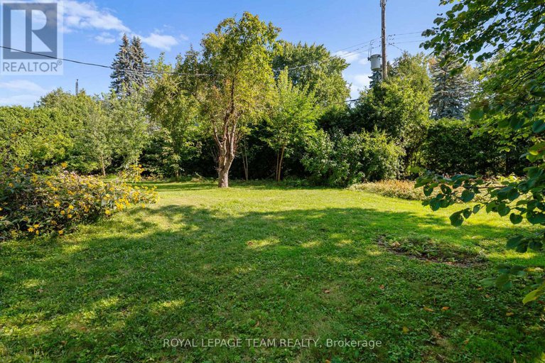 28567961/873-dunlevie-avenue/mckellar-heightsglabar-park/ottawa/ontario/K2A2Z3_25