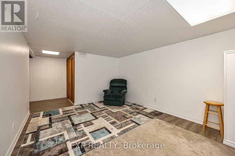 29640576/2500-hopkins-road/queensway-terrace-north/ottawa/ontario/K2B7X7_10