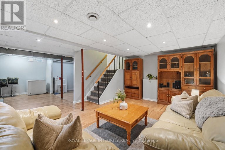 29649583/776-vinette-crescent/chatelaine-village/ottawa/ontario/K1E1W9_21