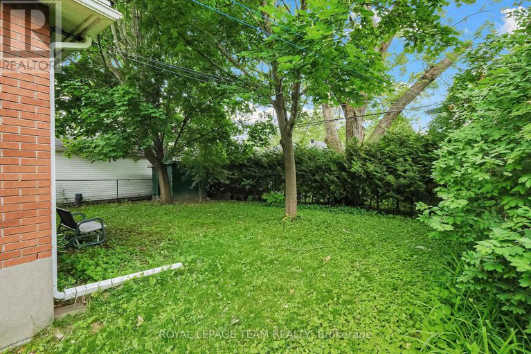28492502/2218-prospect-avenue/alta-vista/ottawa/ontario/K1H7G3_26