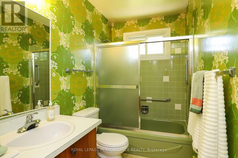28611578/45-keewatin-crescent/borden-farmstewart-farmcarleton-heightsparkwood-hills/ottawa/ontario/K2E5S2_21
