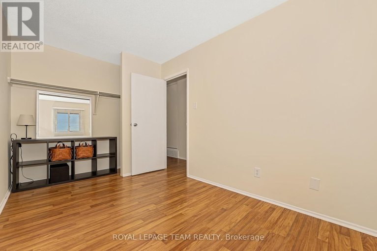 28990501/1844-stonehenge-crescent/pineview/ottawa/ontario/K1B4Z9_28