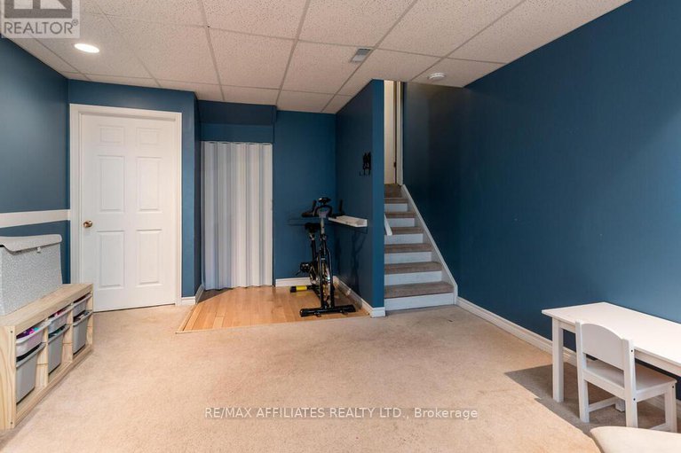 28629180/6-eagleview-street/emerald-meadowstrailwest/ottawa/ontario/K2M2R2_27