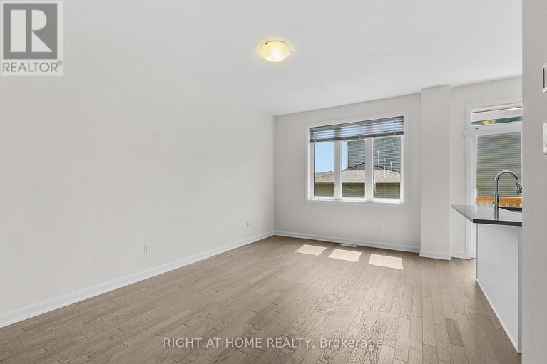 28565193/958-athenry-court/half-moon-bay/ottawa/ontario/K2J7E1_13