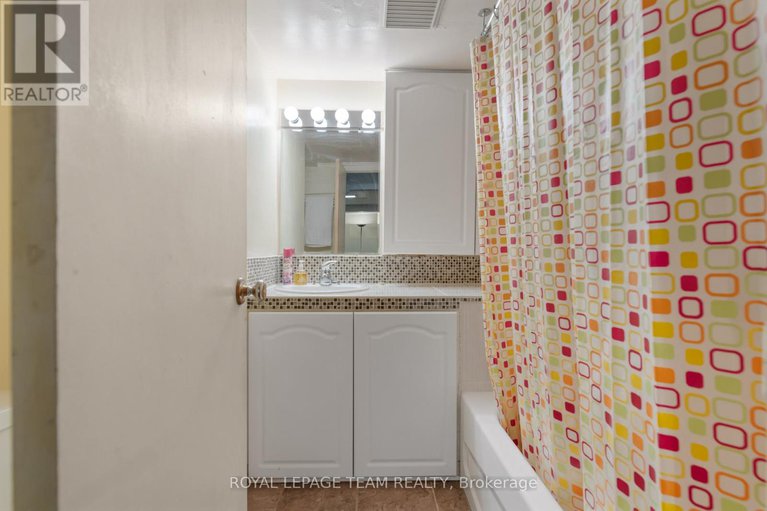 28567961/873-dunlevie-avenue/mckellar-heightsglabar-park/ottawa/ontario/K2A2Z3_20